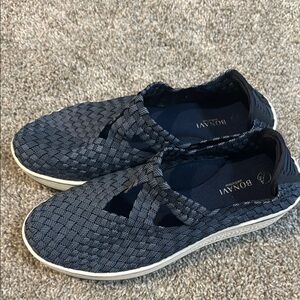 Bonavi women’s shoes like new size 9 woven navy slip on platform comfy casual